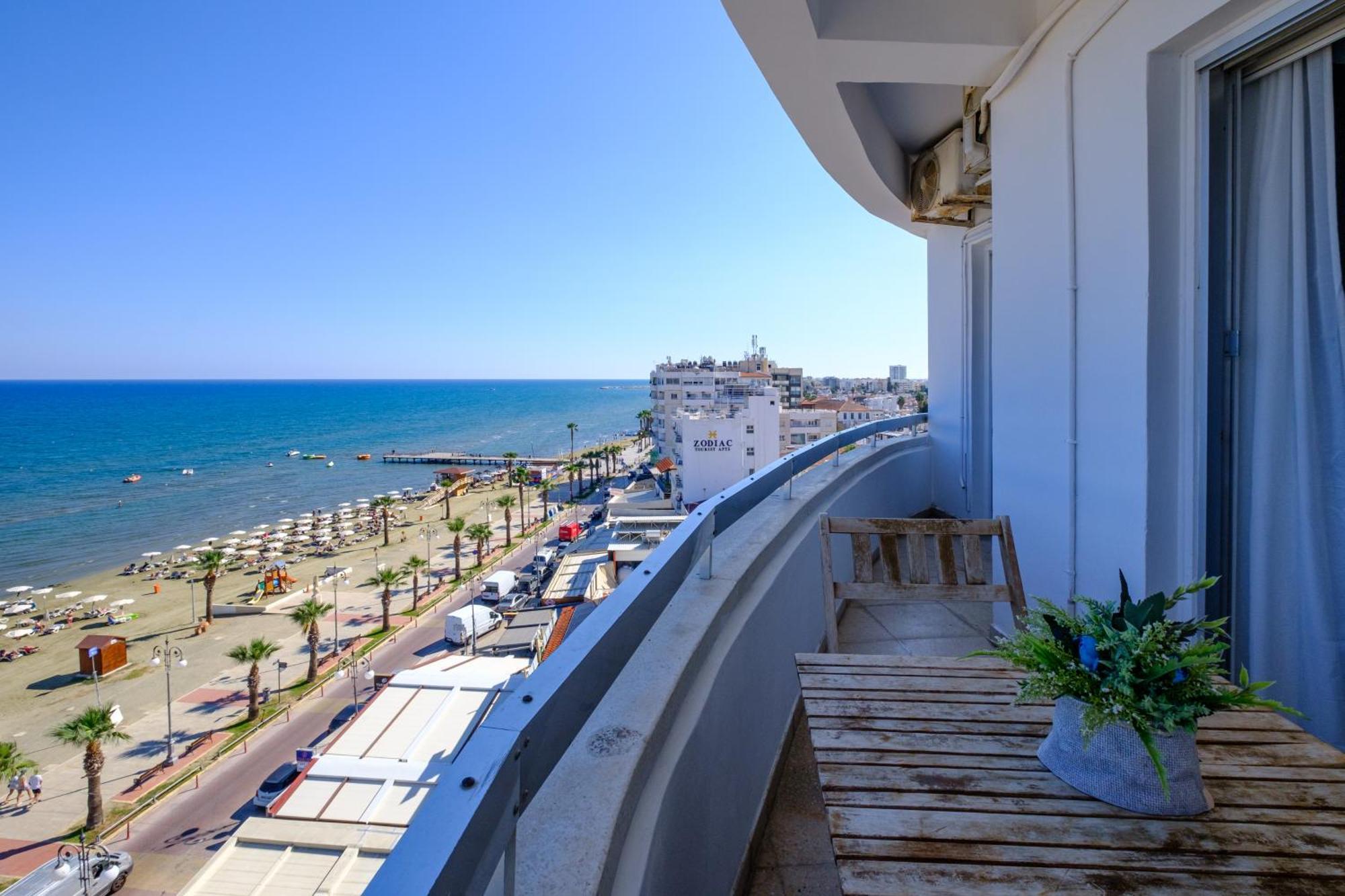 Lazuli Sea View Beachfront- Ap 61 Ларнака Экстерьер фото