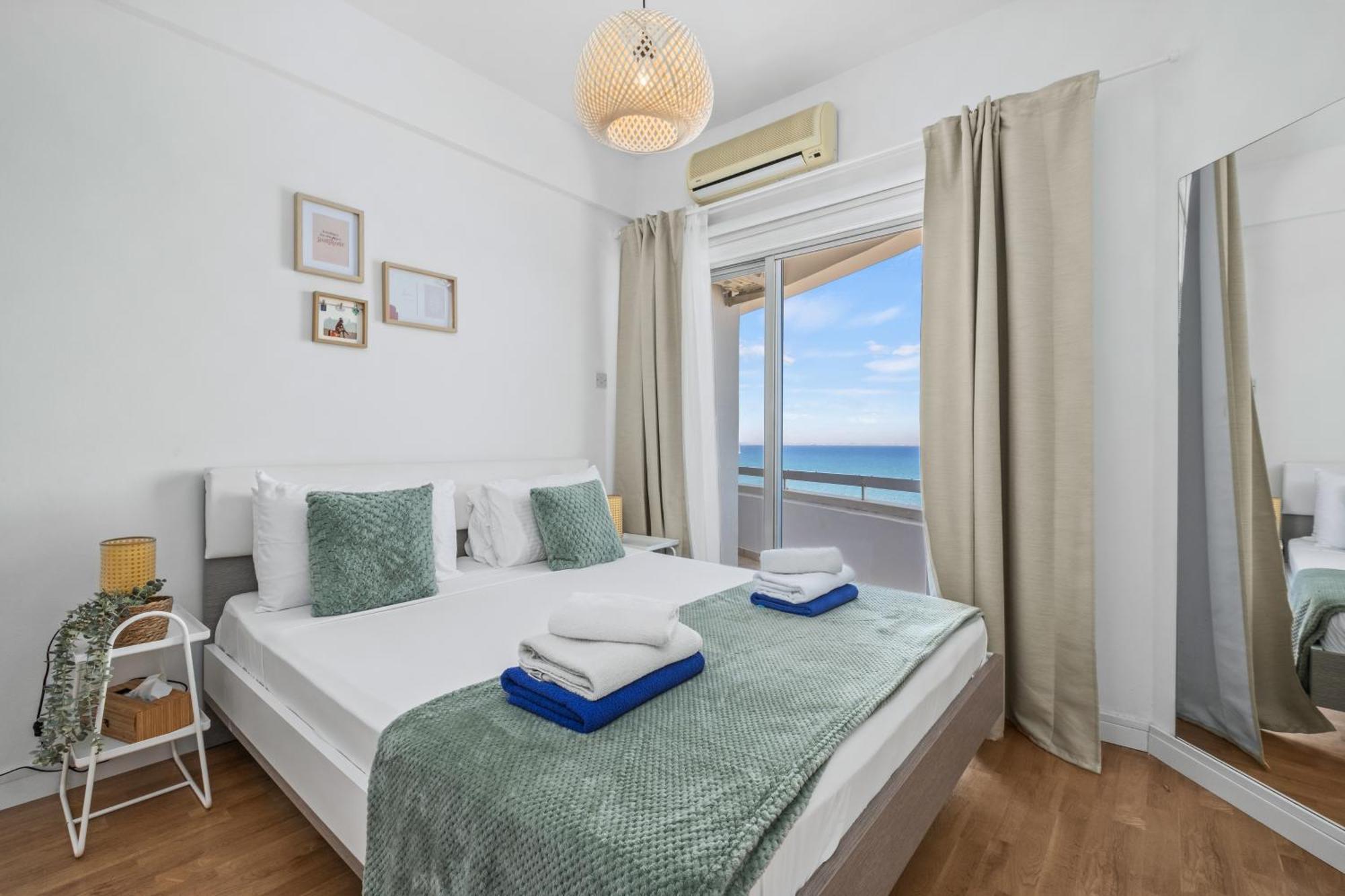 Lazuli Sea View Beachfront- Ap 61 Ларнака Экстерьер фото