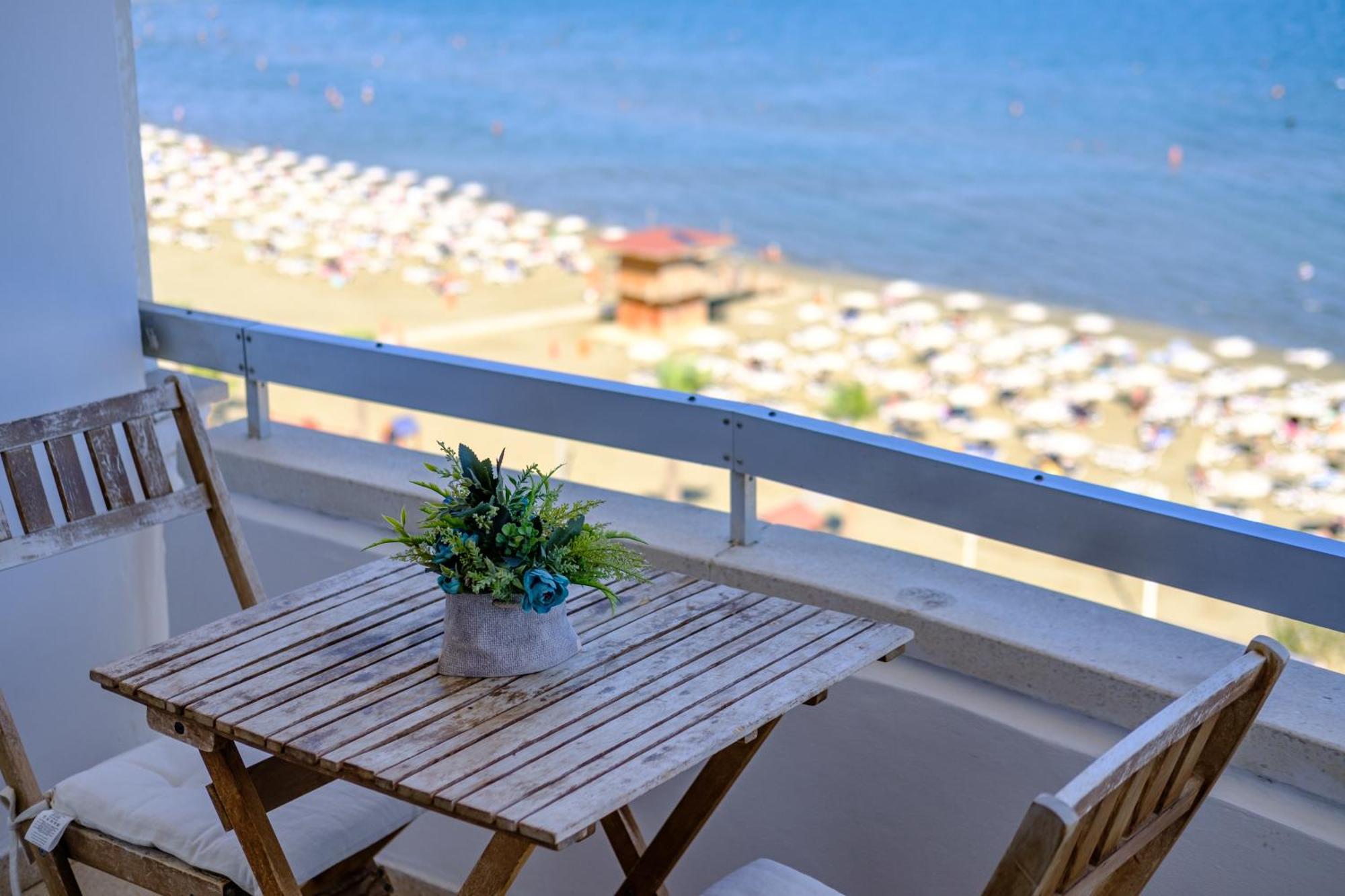 Lazuli Sea View Beachfront- Ap 61 Ларнака Экстерьер фото